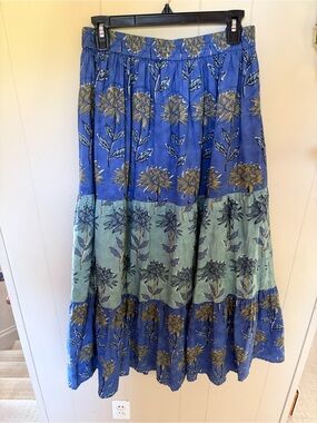 Xl Victoria Dunn 100% cotton Tiered Floral Maxi Skirt in Blue and Sage